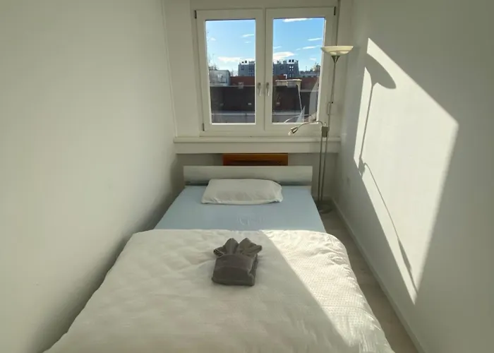 Nearby Westbahnhof And Mariahilferstrasse
